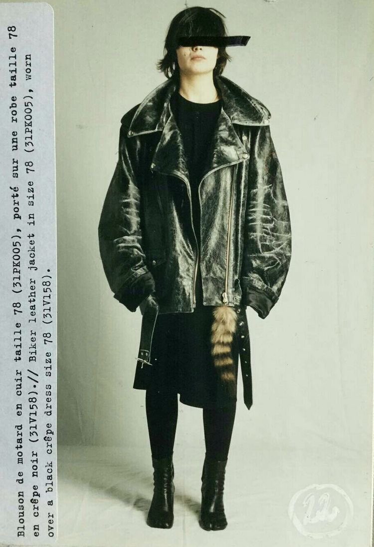 highendfashn's tweet photo. Margiela FW 2000-01 https://t.co/4b5k0LBy2o