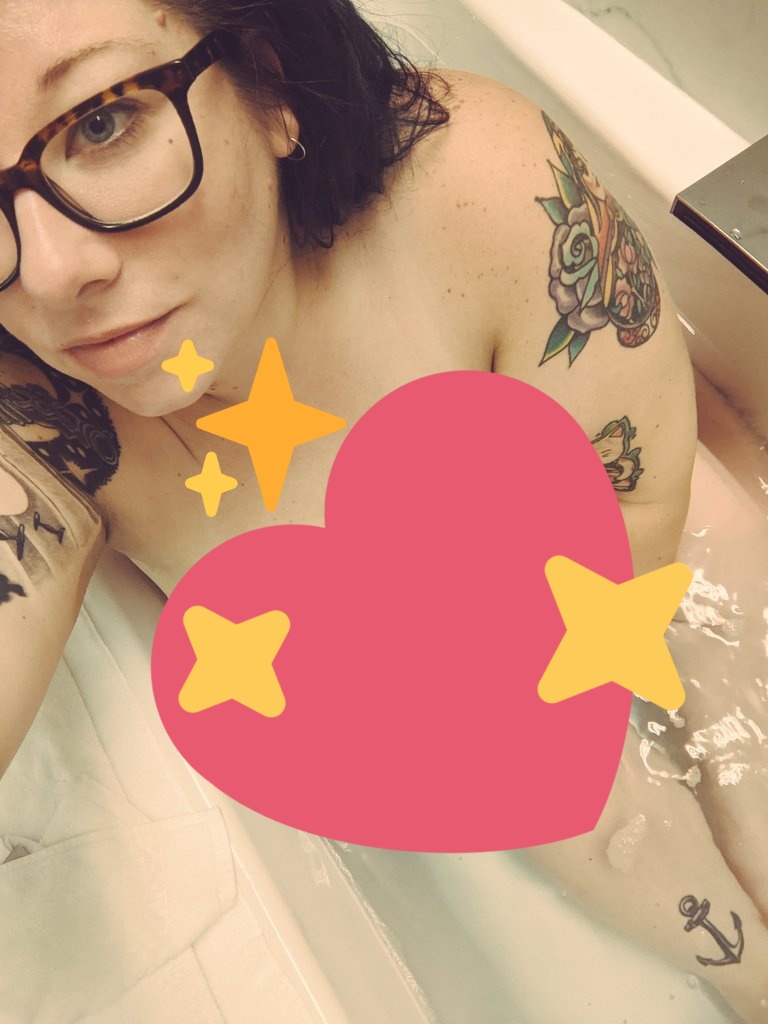 RubyLanka's tweet photo. Rub a dub dub 😂
#promo Only $3/mo ✨
https://t.co/FH6n8NW587 https://t.co/903DRWC6MA