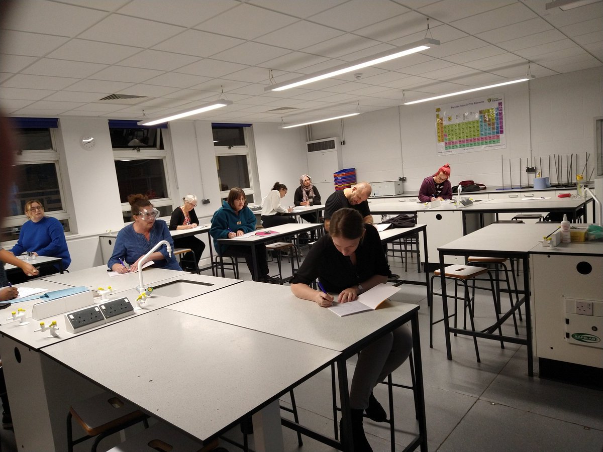 SVS_Science's tweet photo. Last night we held our very first Science Workshop for Parents. An opportunity for parents to see what we do with our students and to have a go themselves. Looking forward to the next one! @7valeschool https://t.co/FhXCdi01Gj
