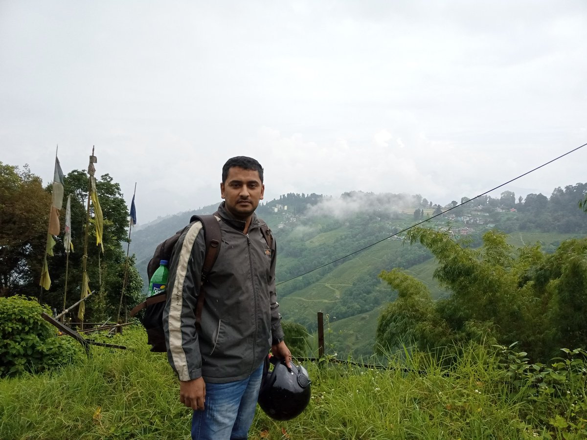 geographicalart's tweet photo. #Darjeeling #Darjeeling_Himalaya
#WestBengal #mountains #Morning #Hill_station
#Tiger_hill
#clouds_mountain https://t.co/ffH9lqEWJS
