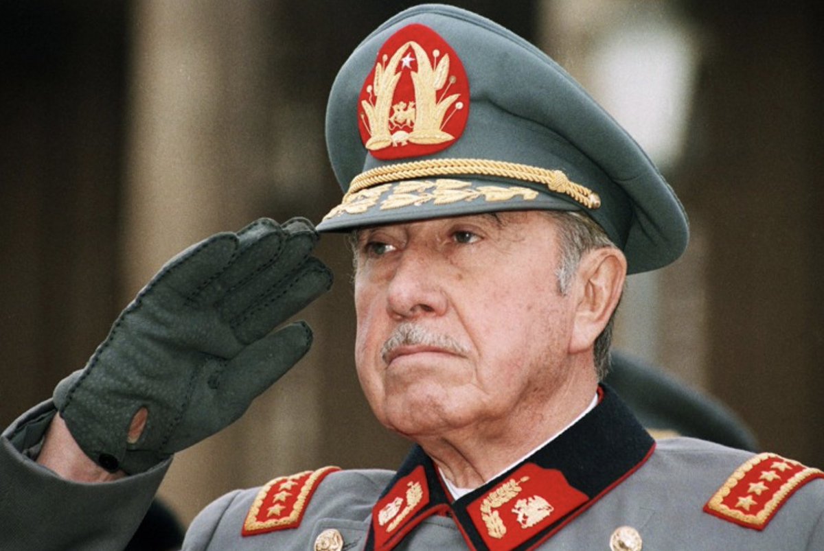 Trial's tweet photo. #CompétenceUniverselle🧵
Il y a 23 ans ce samedi, l’ancien dictateur #chilien🇨🇱 Augusto #Pinochet était arrêté à Londres🇬🇧, sur la base d’un mandat d’arrêt #espagnol🇪🇸.
C’est en quelque sorte l’acte fondateur et le précédent le plus parlant de ce que la compétence...
1/9 https://t.co/20ewVkspsd