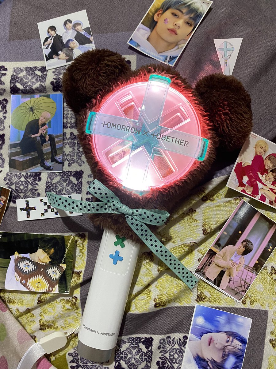 hooniverseph's tweet photo. obv na kaninong stan acc to if ever man mapadpad sa kanya kaniyang tl nyo hehe anw got my lightstick headcase from @twoBAREhandsph π₯°
lightstick from our shop @bang_cartph order na kayo samin π #bang_feedbacks https://t.co/ekmc62nb75