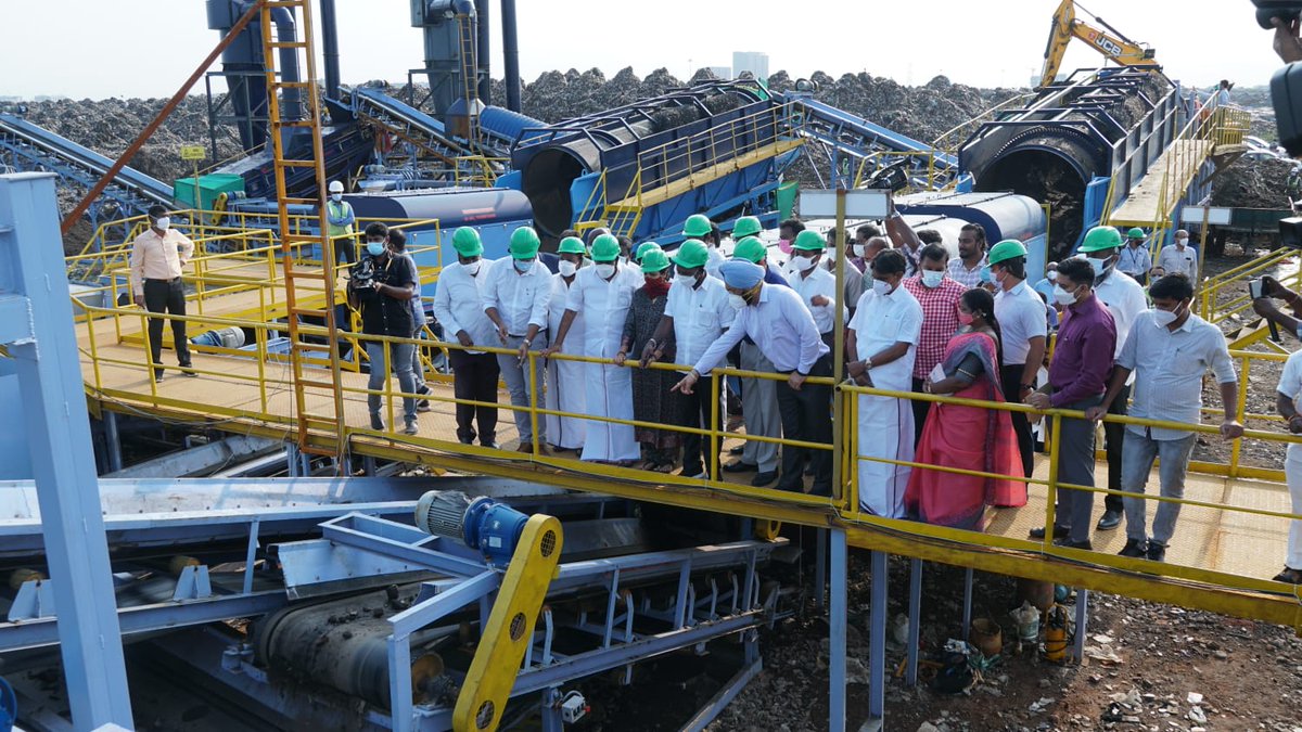 KN_NEHRU's tweet photo. பெருநகர சென்னை மாநகராட்சி, பெருங்குடி குப்பை கொட்டும் வளாகத்தில், நீண்ட நாட்களாக கொட்டிக் கிடக்கும் குப்பைகளை பையோ மைனிங் முறையில் அகழ்ந்தெடுக்கும் பணியினை இன்று தொடங்கி வைத்து பார்வையிட்டேன். இதன் மூலம், சுற்றுச்சூழலுக்கு மாசு ஏற்படாமல் குப்பைகளை விரைவாக அப்புறப்படுத்த முடியும். https://t.co/GywAEnT8Pj