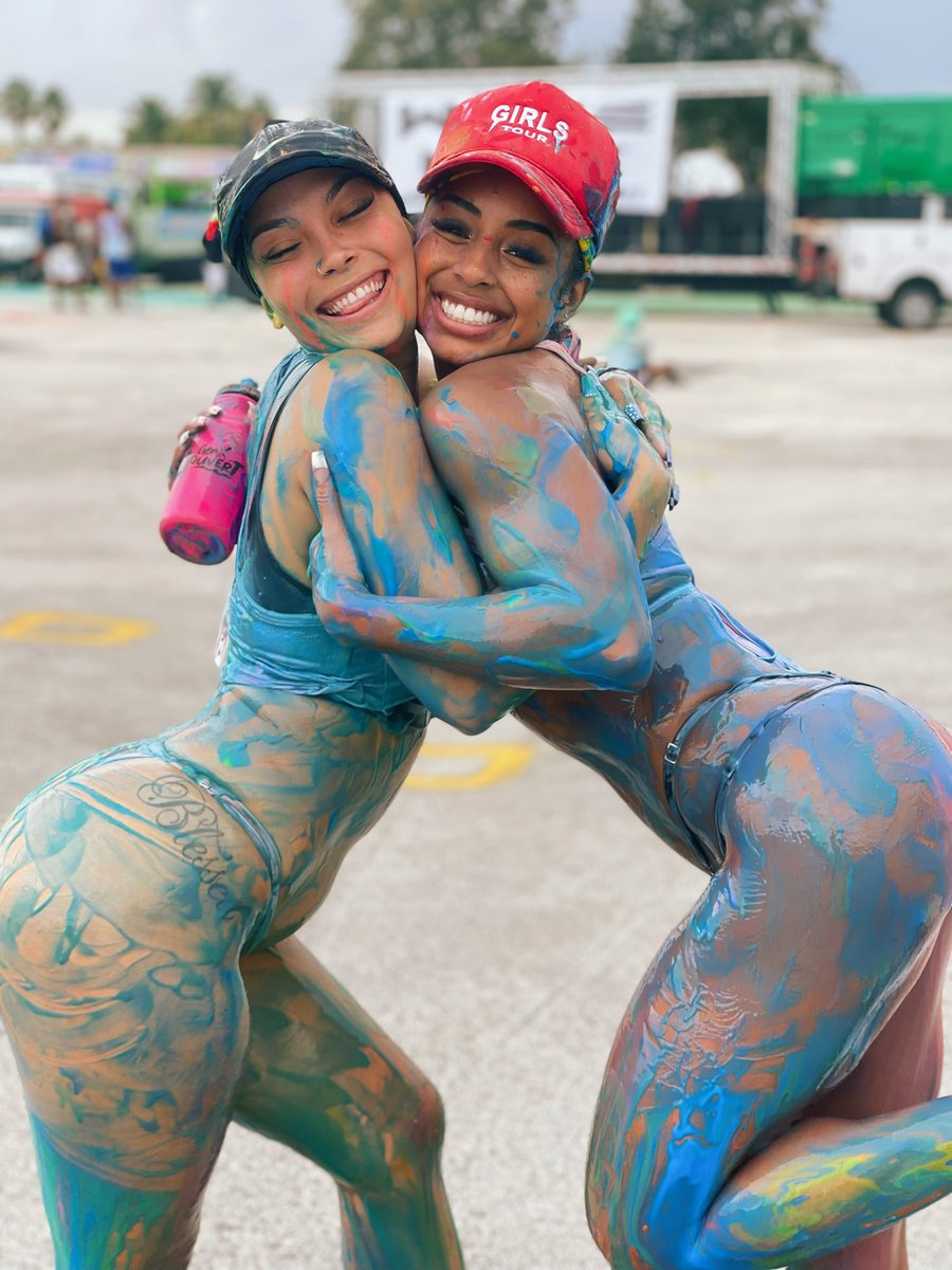 Miss_Hoes's tweet photo. If you didn’t leave J’Ouvert lookin like this you did it wrong! 

#genxcarnival https://t.co/CLWCheAxBc
