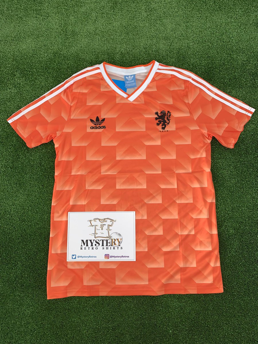 If Harry Kane scores first against Hungary tonight we’ll giveaway a mysteryretroshirts.co.uk box!📦🏴󠁧󠁢󠁥󠁮󠁧󠁿

Retweet &amp; follow us to enter.📲