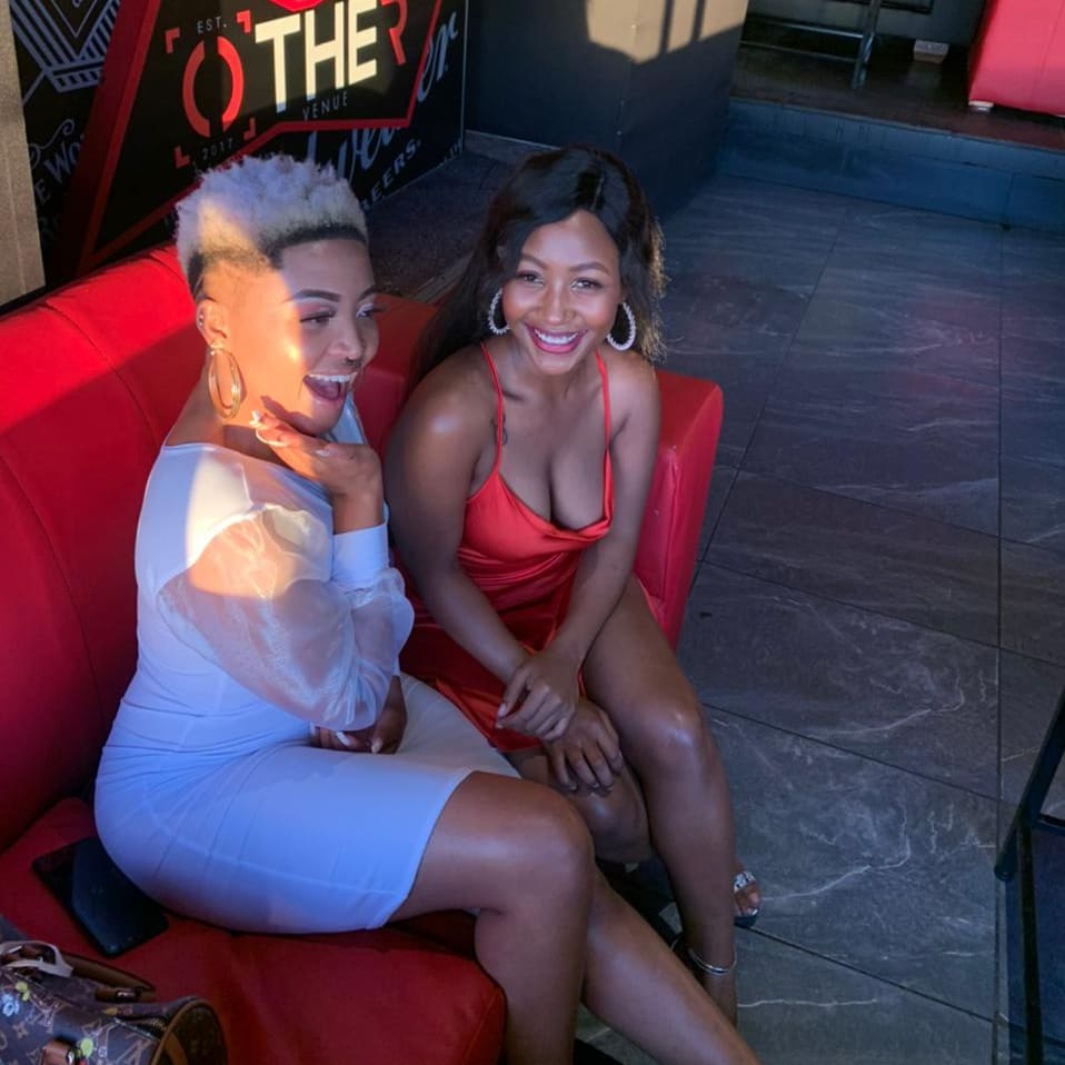 NtsaneTracey's tweet photo. ....it is what it is....
U kase re chipolle❤️🤍 @lindiwe_nqwili
#AOSBeAllOut https://t.co/O6Z9BiBrK6
