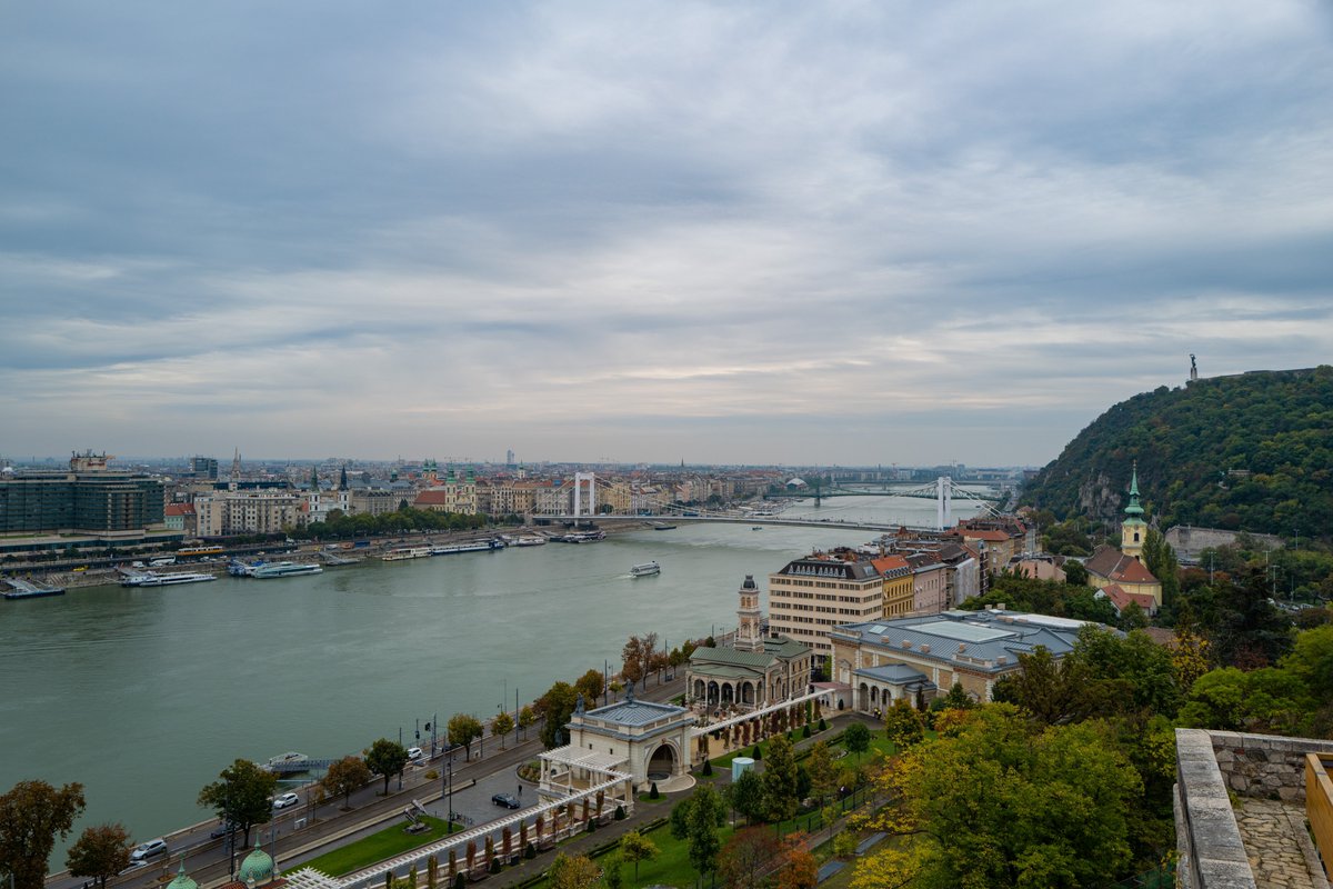 OTolmachev's tweet photo. #budapest is such a pretty city #leica #leicaq2 #leicaworld #discoverworld #hungary https://t.co/TOFgKXmynO