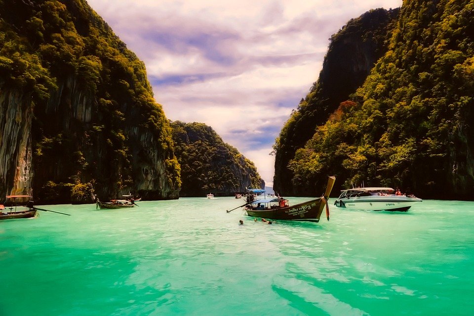 execmag's tweet photo. #Thailand Reopens To Vaccinated Travellers From Nov 1. India On Sandbox List - https://t.co/AmZTNqPZPy #Covishield #IndianTravellers #OpenForTravel #VaccinatedTravellers #TravelBuzz https://t.co/61Vh85t7NZ