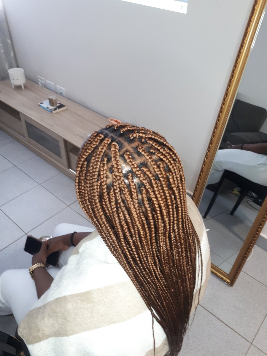 _two_ly's tweet photo. This week's special box braids for R450 including hairpiece and knotless braids R550 including hairpiece as well(waist waist length). House calls available in and around JHB, for more pictures of my work please checkout my IG page https://t.co/LNSlpSnqAB 
#GirlTalkZA #GirlBuyZA https://t.co/5fOeBWrsUg