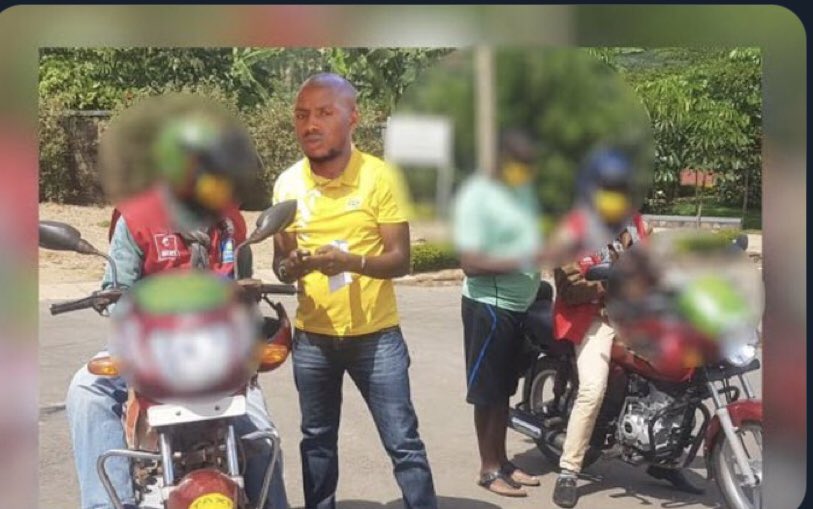 THEFUTURETV2's tweet photo. Bukeye bwaho tariki 23/08/2021 nibwo Shyaka Gilbert yahinduye inzira ajya kwambukira ku mupaka wa Cyanika, abifashijwemo n’abacuruzi ba Magendu bamunyuza mu nzira zitemewe n’amategeko agera i #Bugande yakirwa n’Abakozi b’Urwego rw’Ubutasi muri icyo Gihugu ruzwi nka CMI. https://t.co/JTXbP2bZE2