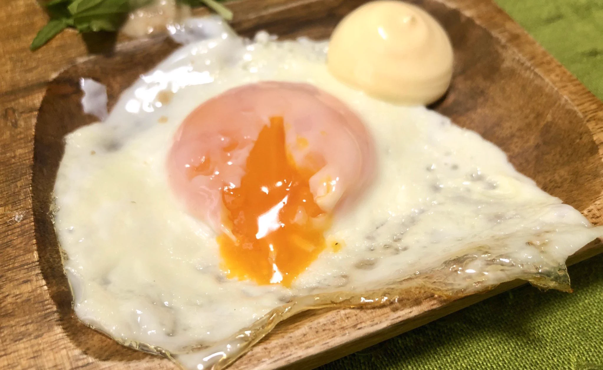 目玉焼きを作るときに焦がしてしまうという人は必見！目玉焼きを上手に焼くコツを紹介した投稿が話題に！