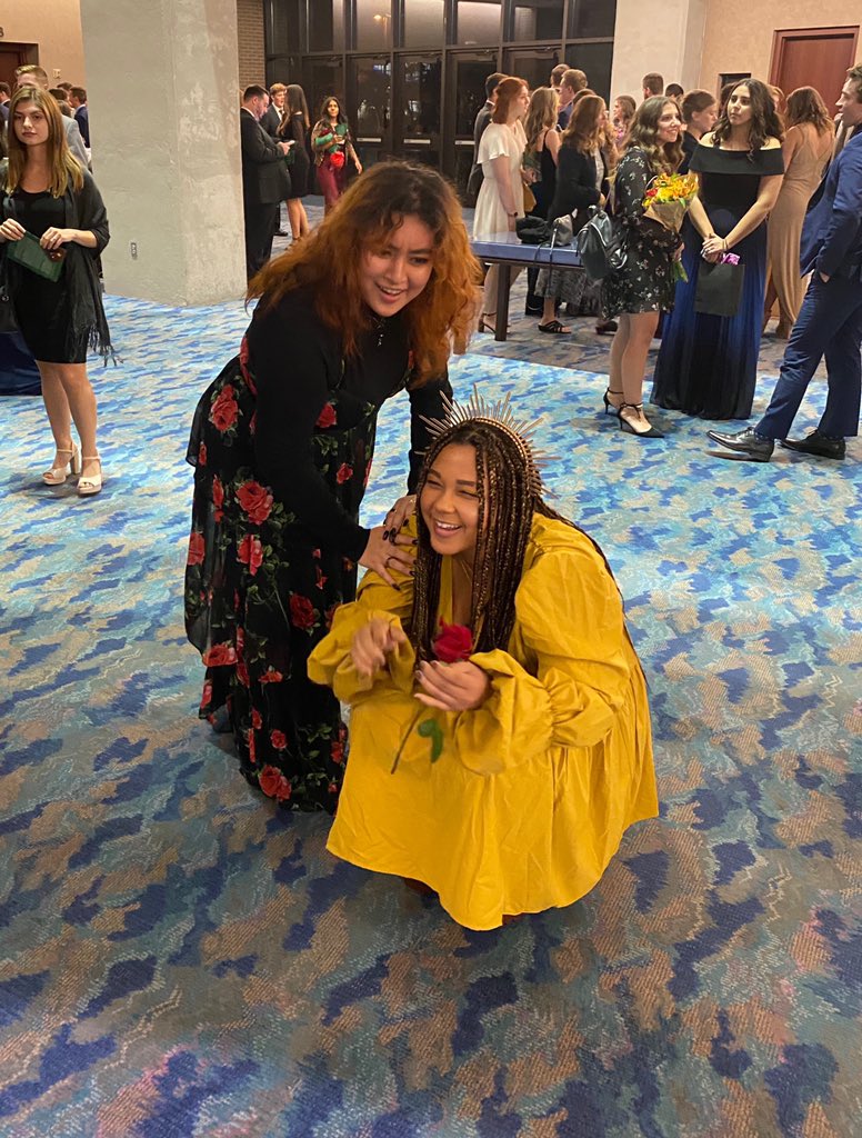 AshGaint's tweet photo. i wore heels for my gf and yet she still towers over me. https://t.co/9hBDZAThVK