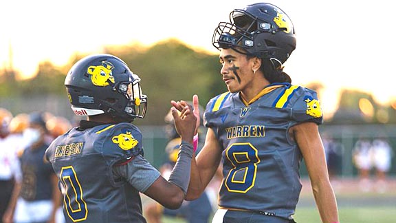 CalHiSports's tweet photo. NEW State TOP 50 FB Rankings (1-25).
See why Serra (San Mateo) &amp; St. Francis (MV) may have a Mater Dei-Bosco vibe going in the north for CIF Open Division. Warren (Downey) among those going up into top 25.
@WHSBearFootball 
https://t.co/0OmDMKqjHg https://t.co/nQjuJdXw2s