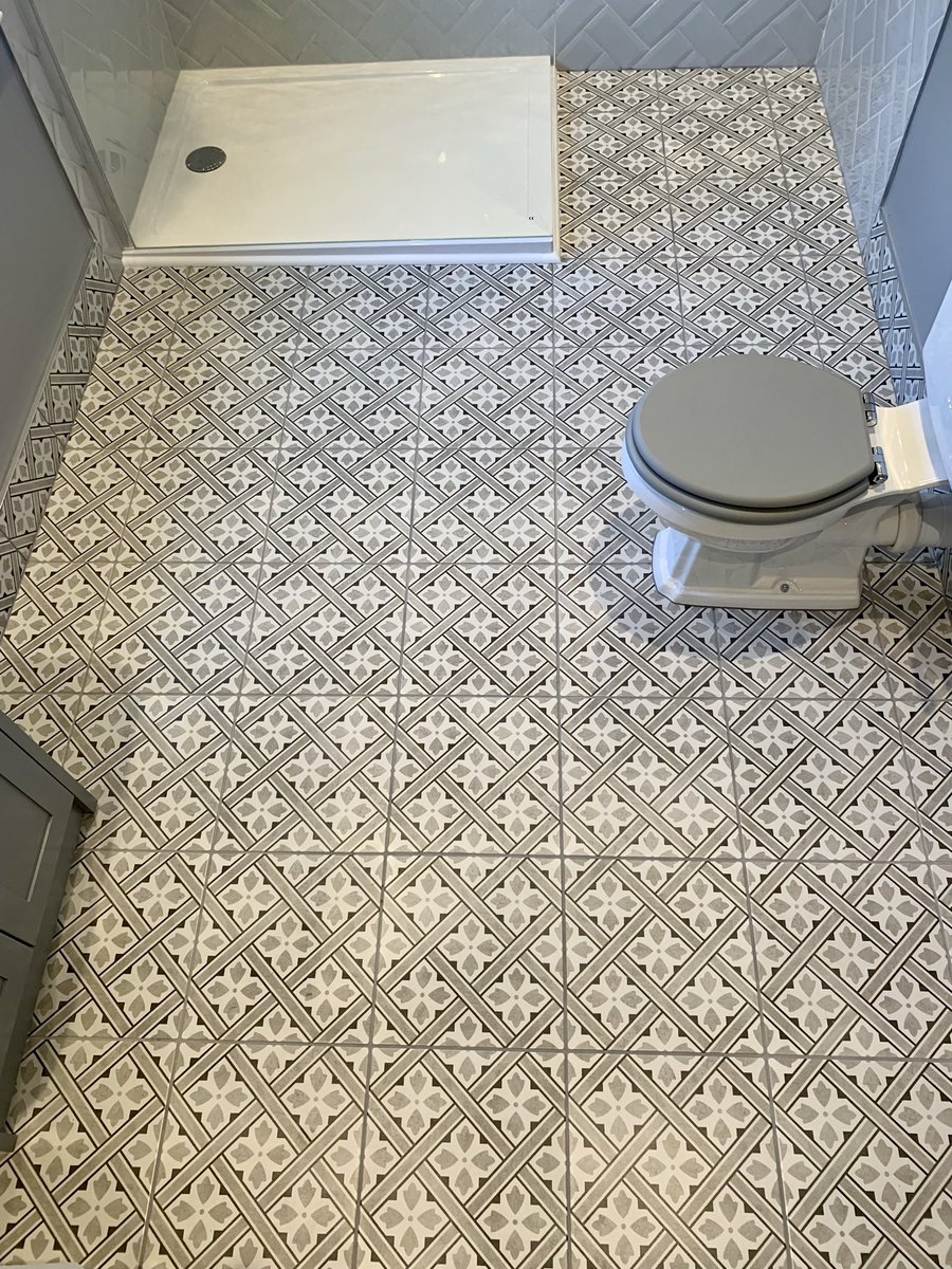 di_pro1's tweet photo. Bedroom to bathroom #bedroom #bathroom #shower #build #ensuite  #project #design #tiling #plumbing #plastering #painting https://t.co/ooafqZLPnp