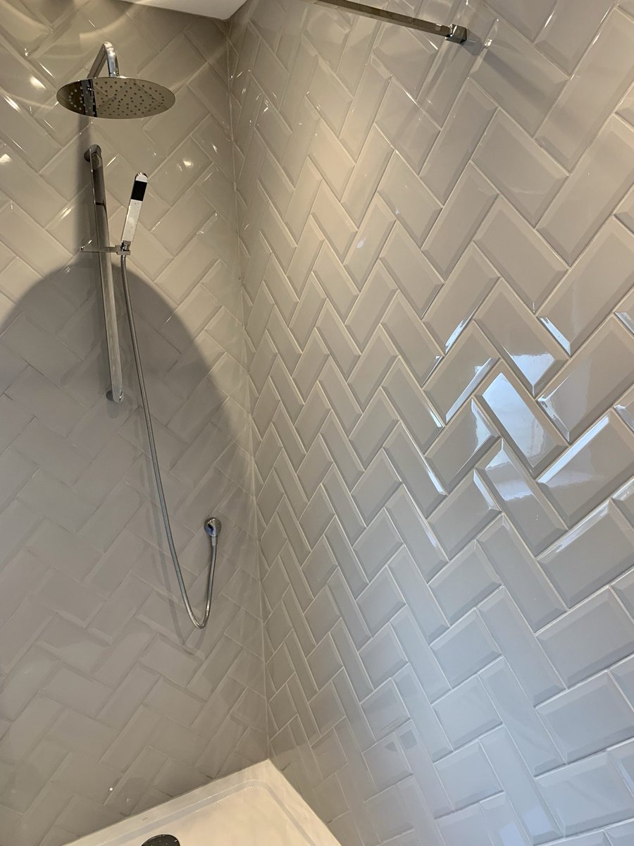 di_pro1's tweet photo. Bedroom to bathroom #bedroom #bathroom #shower #build #ensuite  #project #design #tiling #plumbing #plastering #painting https://t.co/ooafqZLPnp