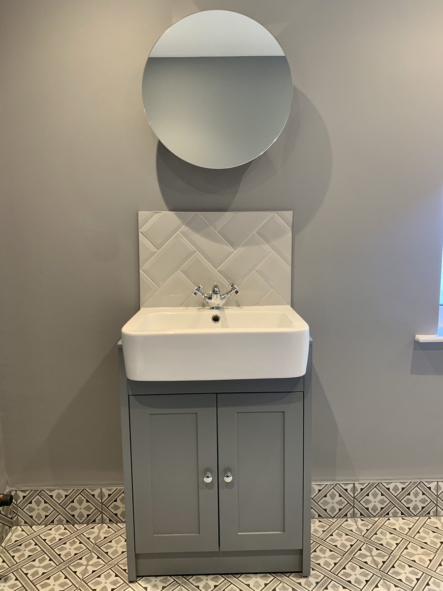 di_pro1's tweet photo. Bedroom to bathroom #bedroom #bathroom #shower #build #ensuite  #project #design #tiling #plumbing #plastering #painting https://t.co/ooafqZLPnp