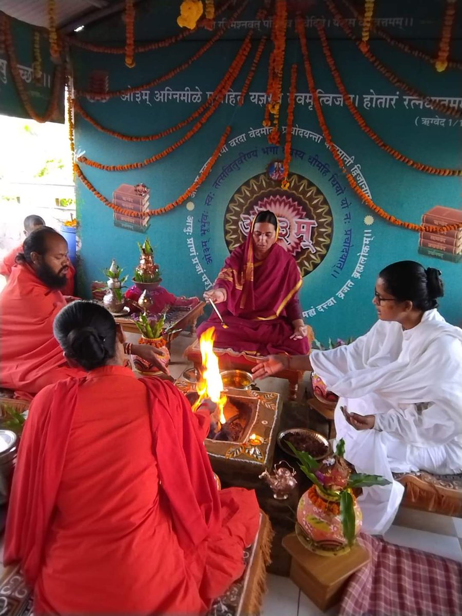 🙏 दुष्टों के संहार हेतु विभिन्न अस्त्र-शस्त्र धारण करने वाली त्रिनेत्री आदिशक्ति माँ दुर्गा की सप्तम स्वरूप माँ कालरात्रि हम सभी के जीवन को सुखमय बनाएं व रोगों एवं महामारी आदि से विश्व की रक्षा करें, यही प्रार्थना है।
<a href="/Swami_Jagatdev/">🚩 #राष्ट्रधर्म_सर्वोपरि🚩</a> @YogiSwTirthdev <a href="/bstjharkhand1/">Bharat Swabhiman Jharkhand</a>