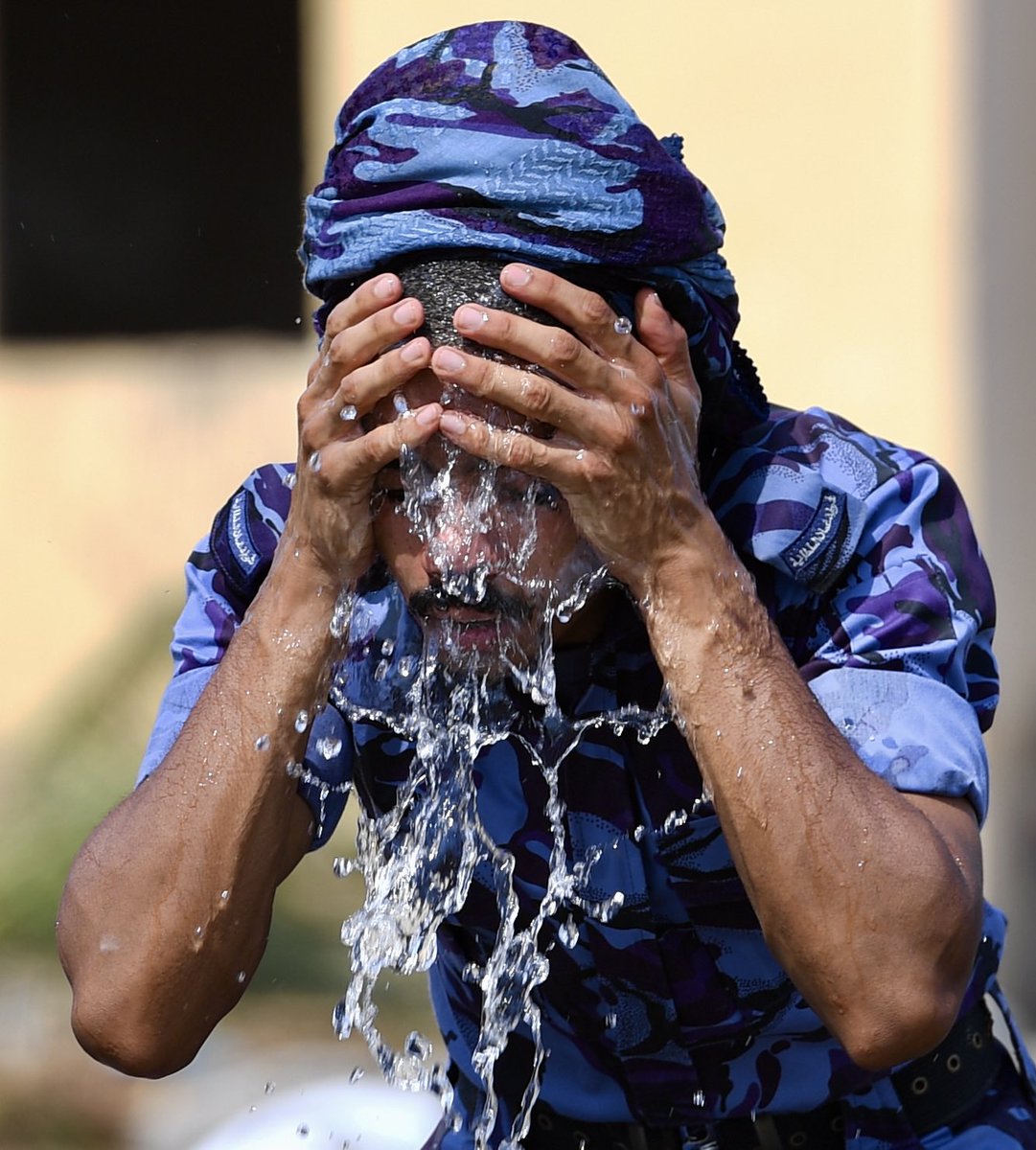 سنغسلُ وجوهنا مرارًا وتكرارًا حتى ينعمَ أهل عمان الكرام بالسكينة والطمأنينة
#شرطة_عمان_السلطانية