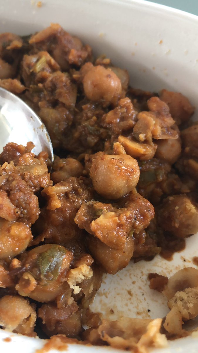 TeamGOATnft's tweet photo. An Indian dish called “Chole”.

It’s sooo good…

✅ Protein
✅ Chickpeas
✅ Vegetarian https://t.co/QYEijV5OM1