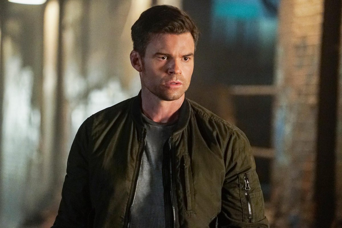 Bio

Name: Elijah Mikaelson
Family: Esther (mother), Mikael (father), Freya (sister), Kol (brother), Niklaus (brother), Rebekah (sister) , Henrik (brother), Davina (sister-in-law), Hope (niece)
