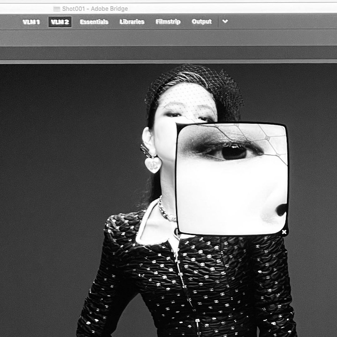 iblinkforblink2's tweet photo. inezandvinoodh Instagram feed update with #JENNIE
"Stay tuned! @.chanelofficial @.jennierubyjane #coconeige #JENNIE ♥️♥️♥️♥️💕kisses iv #onmyscreen"
JENNIE 제니 BLACKPINK 블랙핑크
@BLACKPINK https://t.co/qf86KQ9Hu6