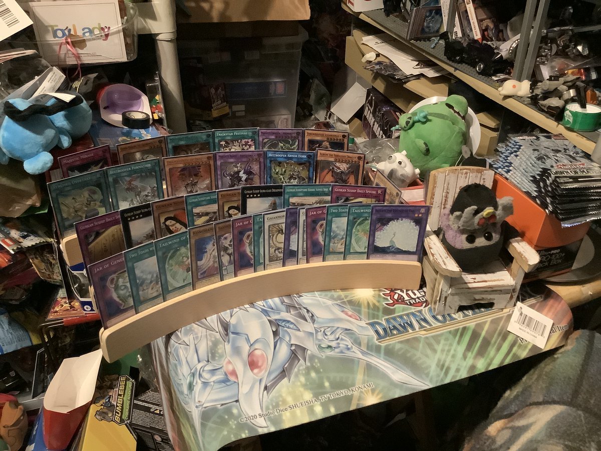 Transfan2's tweet photo. @JinxieTCG Puggle IDW Galvy: This is what I got in My 2nd Set Of 12Packs from Dawn Of Majesty (Box #10/Packs 13-24) #GalvyYGO #GalvyYGODAMA #DawnOfMajesty #Gizmek #YugiohTCG #Yugioh #Suship #Sushi #Magikey #Beetrooper #Despian #Despia #SynchroOverTake #MagikeyMaftea #Gunkan https://t.co/eo4Gn0X1BW