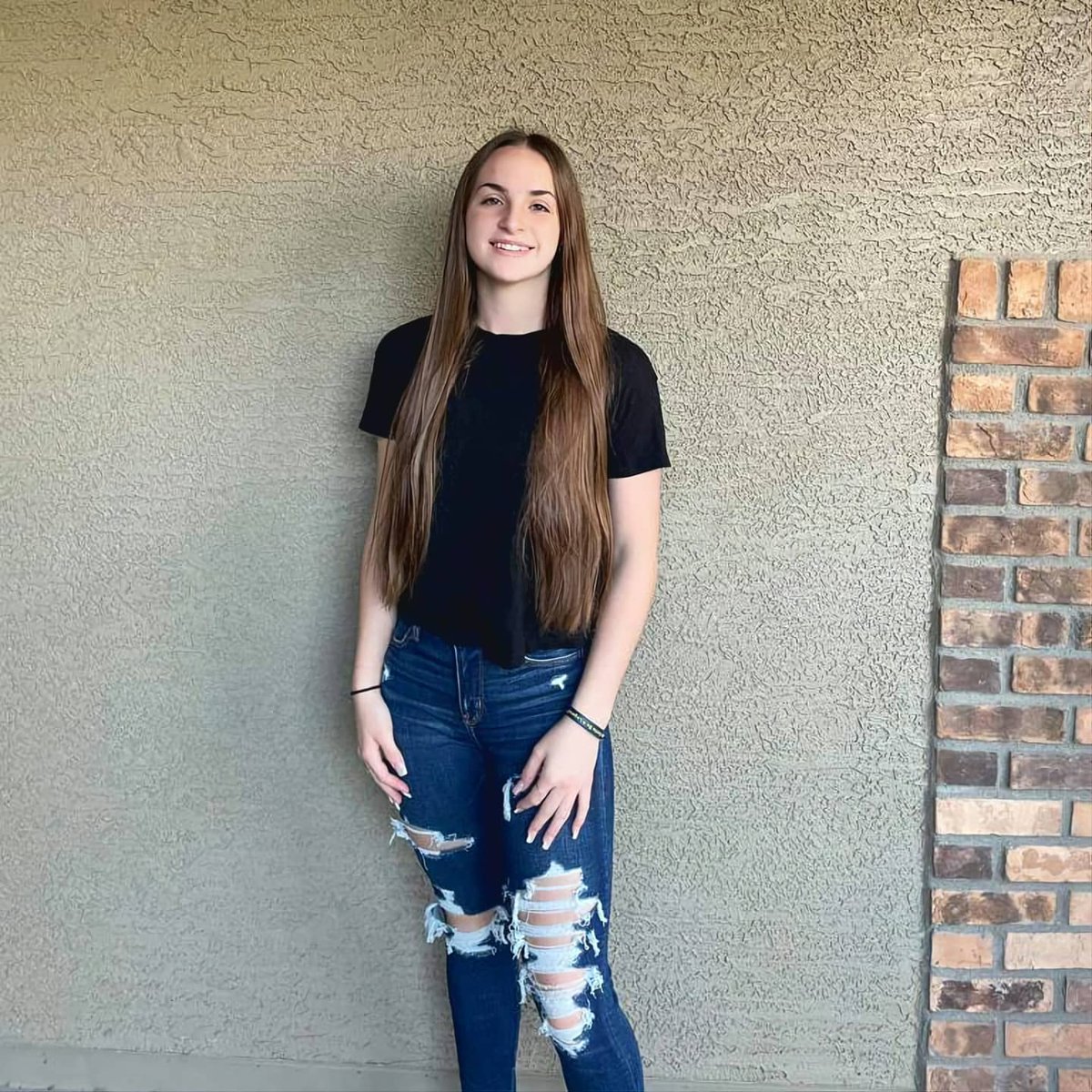 GBBallClub's tweet photo. Congratulations to @miaxrobert11 on her offer from Compton College to #play #college #women's #basketball #Hardwork #commitment #baller @azc_obert @ColemanSWS @agility_vrod66 @LeggeTheAD @edkey_athletics @_ChrystalGayle @TeamCezer https://t.co/SnTeu8jVI6