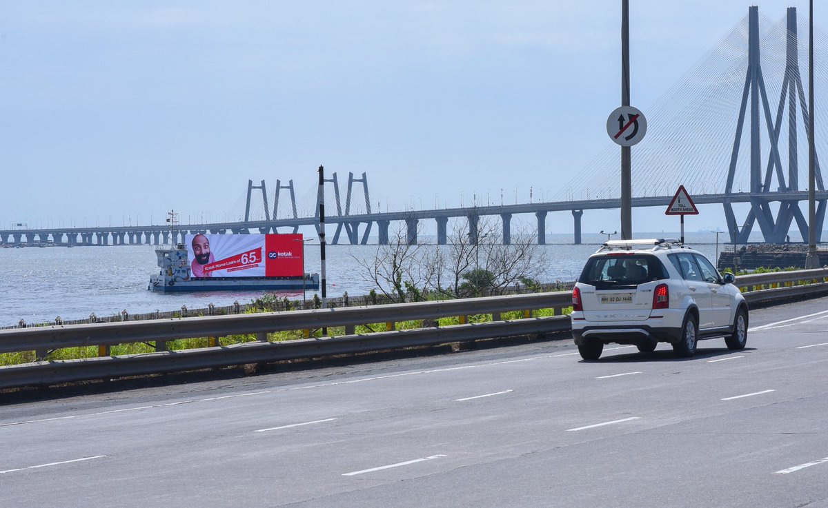 ZDMLLP's tweet photo. Providing a doze of freshness and the real audience connection opportunity.

Broadcoasters becoming a force to reckon with, in the competitive marketing sector.

Featuring: @KotakBankLtd 

#marketingstories  #mumbaidiaries #Broadcoasters #buildingbrands https://t.co/7DFBMhuBit