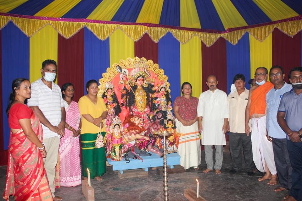 moyong_kaling's tweet photo. Did my Bel Sosthi pooja(unveiling of Maa Durga's statue)at Sri Sri Anandamoyee Kalibari, High Region #Pasighat yesterday with Chief Councillor, Dy Chief Councillor, Mandal Adyaksh and senior party leaders.
.
#DurgaPuja #navratri2021 
@BJP4Arunachal @BJP4India https://t.co/haGV4mML1b