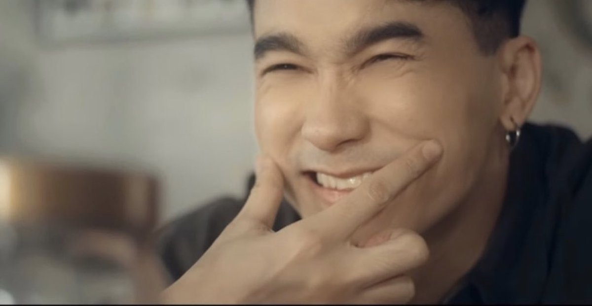FAMMY__SDF's tweet photo. ยิ้มเก่งเเค่ไหน ก็ไม่ได้หมายความว่าจะมีความสุข... 

#EFMFandomlivexSDF 
#ยังฝืนSDF https://t.co/YVAXN4tPbU