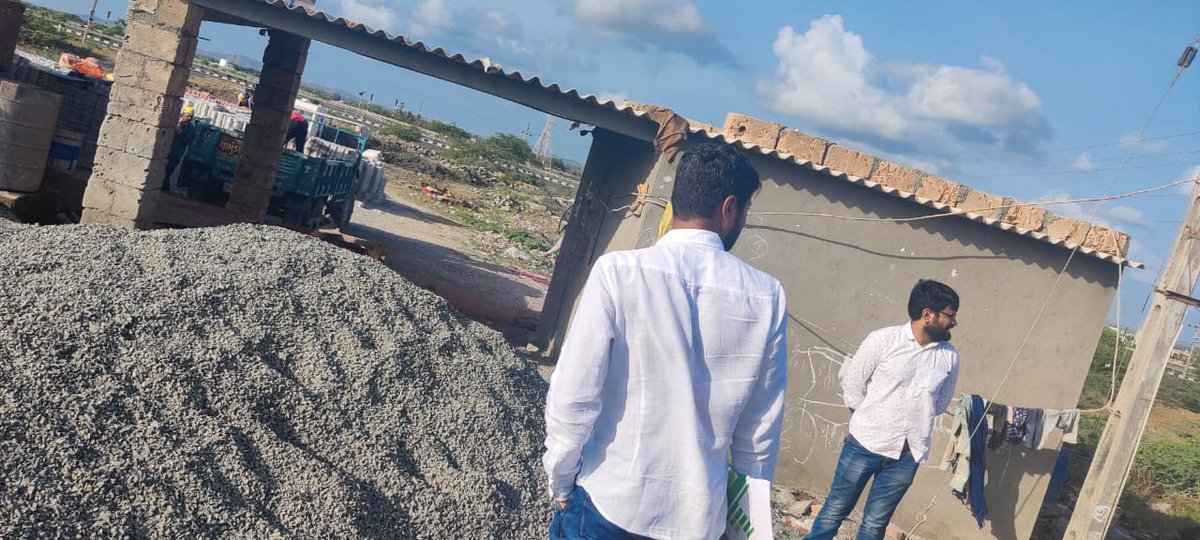 Commercial encroachment removed from government land at Amar village (on porbandar kutiyana highway) <a href="/collectorpor/">Collector Porbandar</a> <a href="/PorbandarRac/">RAC Porbandar</a> <a href="/MamAssociation/">Mamlatdar Association</a> @informationpor2