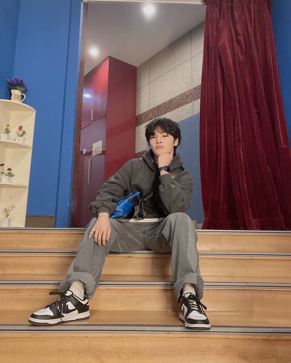 StrayKidsAddict's tweet photo. [IG realstraykids] 211012 #I_N

ฮู้ดดี้ๆ ฮึๆๆ
#StrayKids #STAY # OOTD # ไอเอ็นสตาแกรม #🦊

@Stray_Kids #스트레이키즈

5p: https://t.co/B6sGCra7S8 https://t.co/ShLomfMCpu