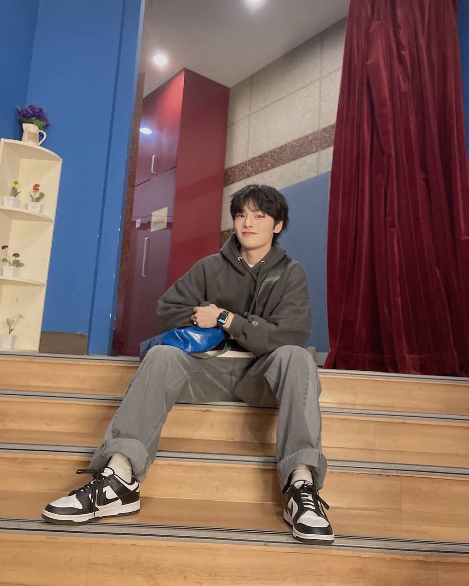 StrayKidsAddict's tweet photo. [IG realstraykids] 211012 #I_N

ฮู้ดดี้ๆ ฮึๆๆ
#StrayKids #STAY # OOTD # ไอเอ็นสตาแกรม #🦊

@Stray_Kids #스트레이키즈

5p: https://t.co/B6sGCra7S8 https://t.co/ShLomfMCpu