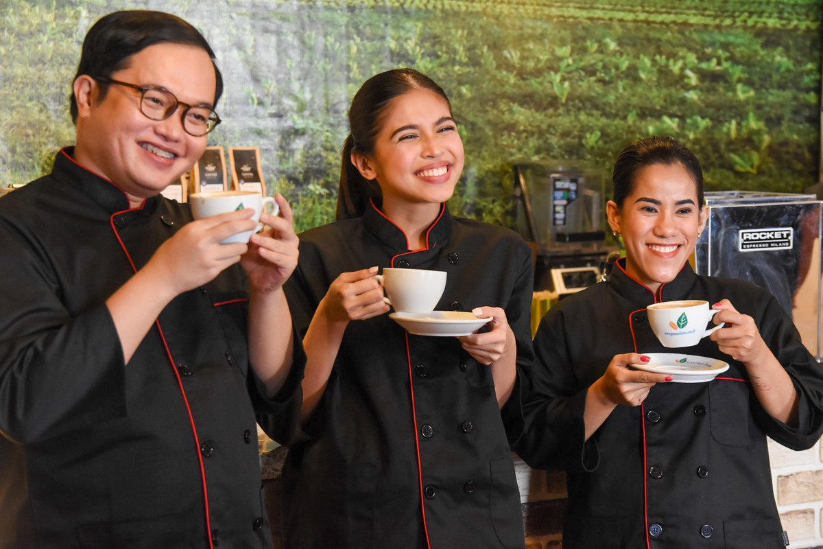 Coffee appreciation week! Mag papalpitate tayong lahat ngayong linggo dahil wala tayong ibang paguusapan at titikman kundi kape! Ang buong proseso - mula pag tanim hanggang sa pag handa at pag inom nito - aalamin natin. Kape-kape gabi-gabi, #MaineGoals 7:30pm sa <a href="/FeelGoodSaBuko/">BuKo</a>.