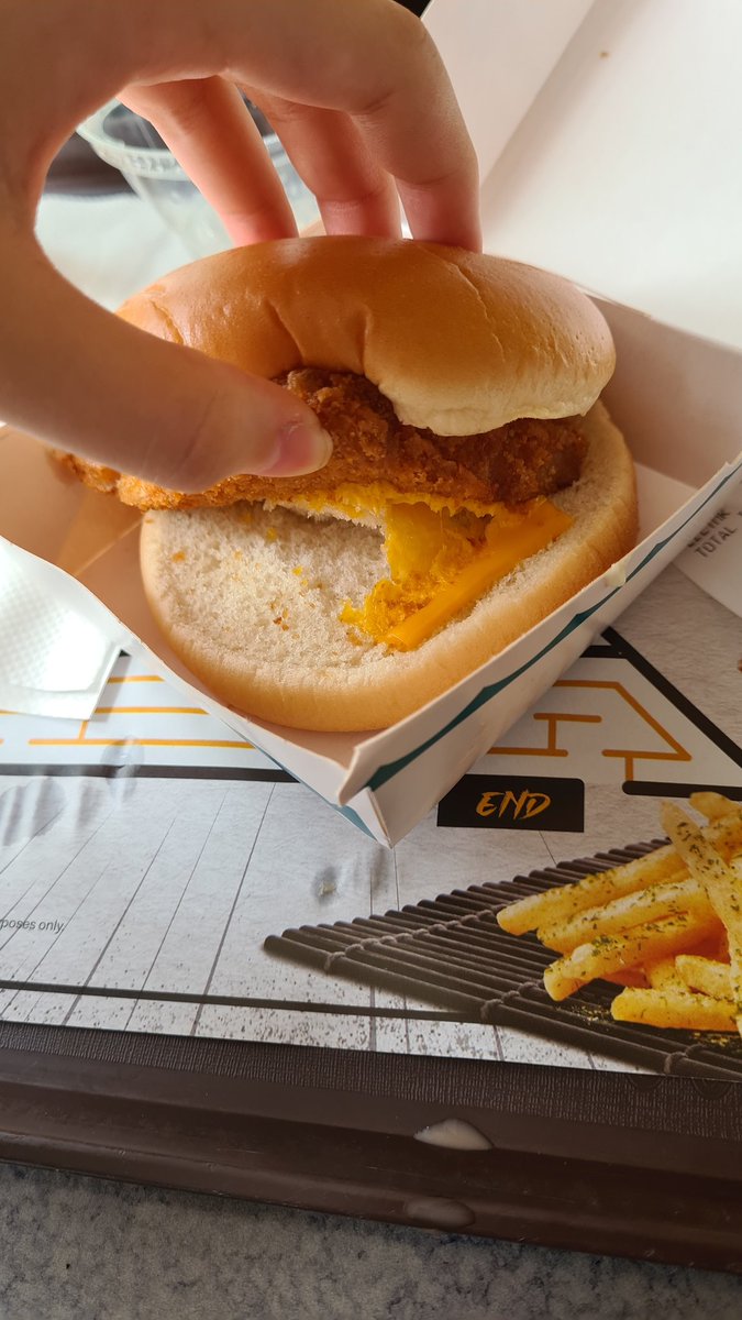 blashphoey5n's tweet photo. @McDonalds GIVE ME MY CHEESE REFUND https://t.co/iwPvDC7TD6