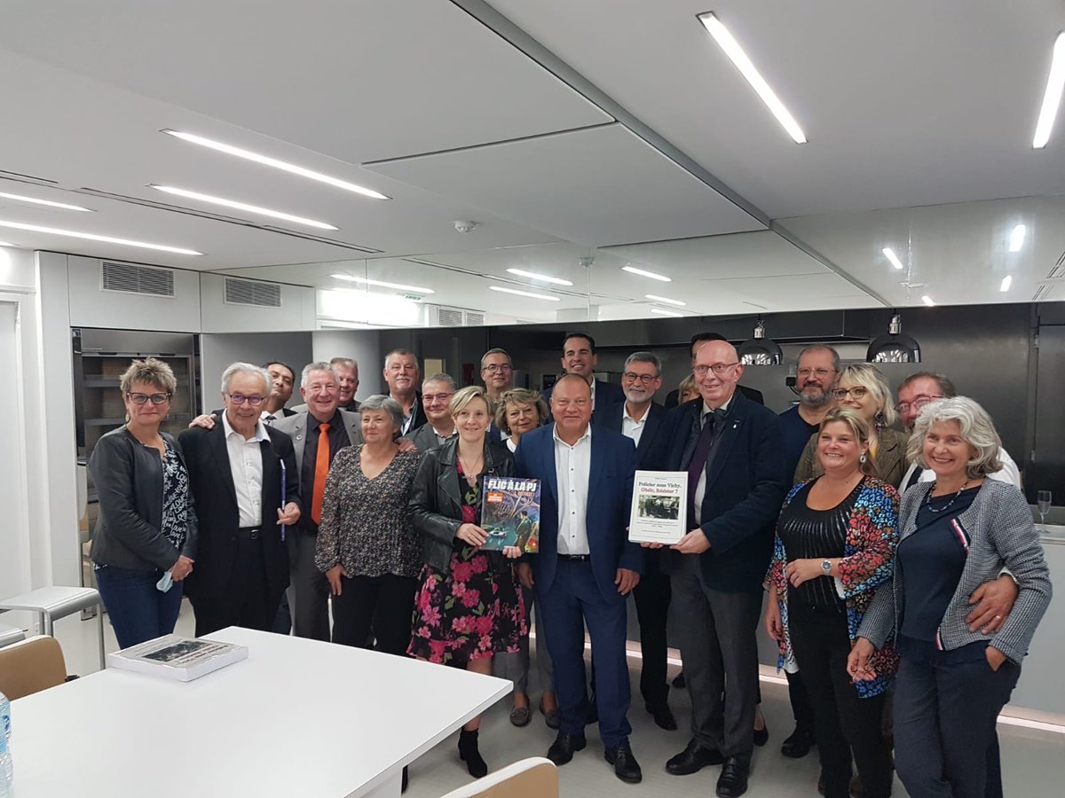 acpnsi's tweet image. Lors d'un déjeuner avec le CA #Interiale mise à l'honneur de ludovic Armoët Président de #ACPNSI pour sa BD 《@FlicalaPJ》et de Michel Salager, adhérent  ACPNSI et auteur du livre  《Policier sous Vichy. Obéir, Résister? 》
@Interiale @DelcourtBD