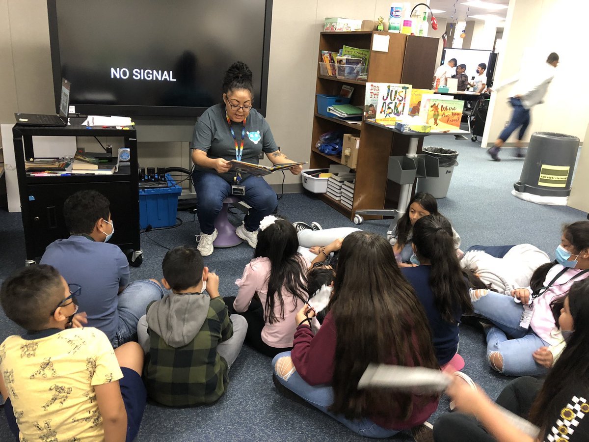 VM10LOPEZ's tweet photo. @KirkElementary Fourth graders listening to MRS. TYNDALL read a legend story of EL CHUPACABRA @arlenetyndall https://t.co/b1ZuWXGCsR