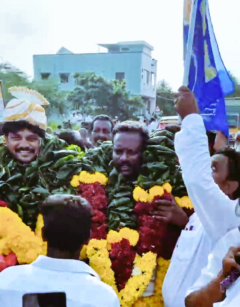 BSPTamilnadu's tweet photo. ஊரக உள்ளாட்சி  தேர்தலில் ஊராட்சி மன்ற தலைவராக வெற்றி பெற்ற பகுஜன் சமாஜ் கட்சியின் திரு.பிரவின் மற்றும் திரு.ஜீவரத்தினம் இருவருக்கும் வாழ்த்துக்கள். 

தேர்தலில் பணியாற்றிய அனைத்து பகுஜன் சமாஜ் கட்சி பொறுப்பாளர்களும் வாழ்த்துக்கள். @BspArmstrong @AnandAkash_BSP @MPRSBSP @Mayawati https://t.co/SwK9xSYR6n