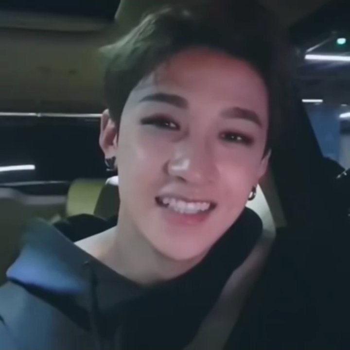 04HANMIN's tweet photo. chan talking                  hannah talking
about hannah                about chan https://t.co/f4RPpU1O9D
