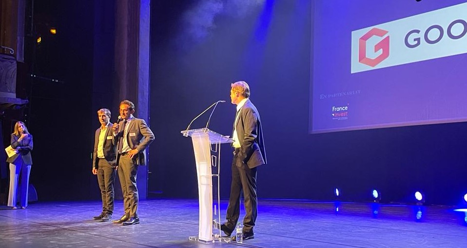 goodwinlaw's tweet photo. #GoodwinParis est très fier d’avoir reçu le « Prix du cabinet d'avocats de l’année » à l’occasion de la soirée des Grands Prix 2021 organisée par @PEMagazine. Cette récompense nous a été remise par @ChabrierClaire, Présidente de @FranceInvestEU https://t.co/StJ2v0HqLE