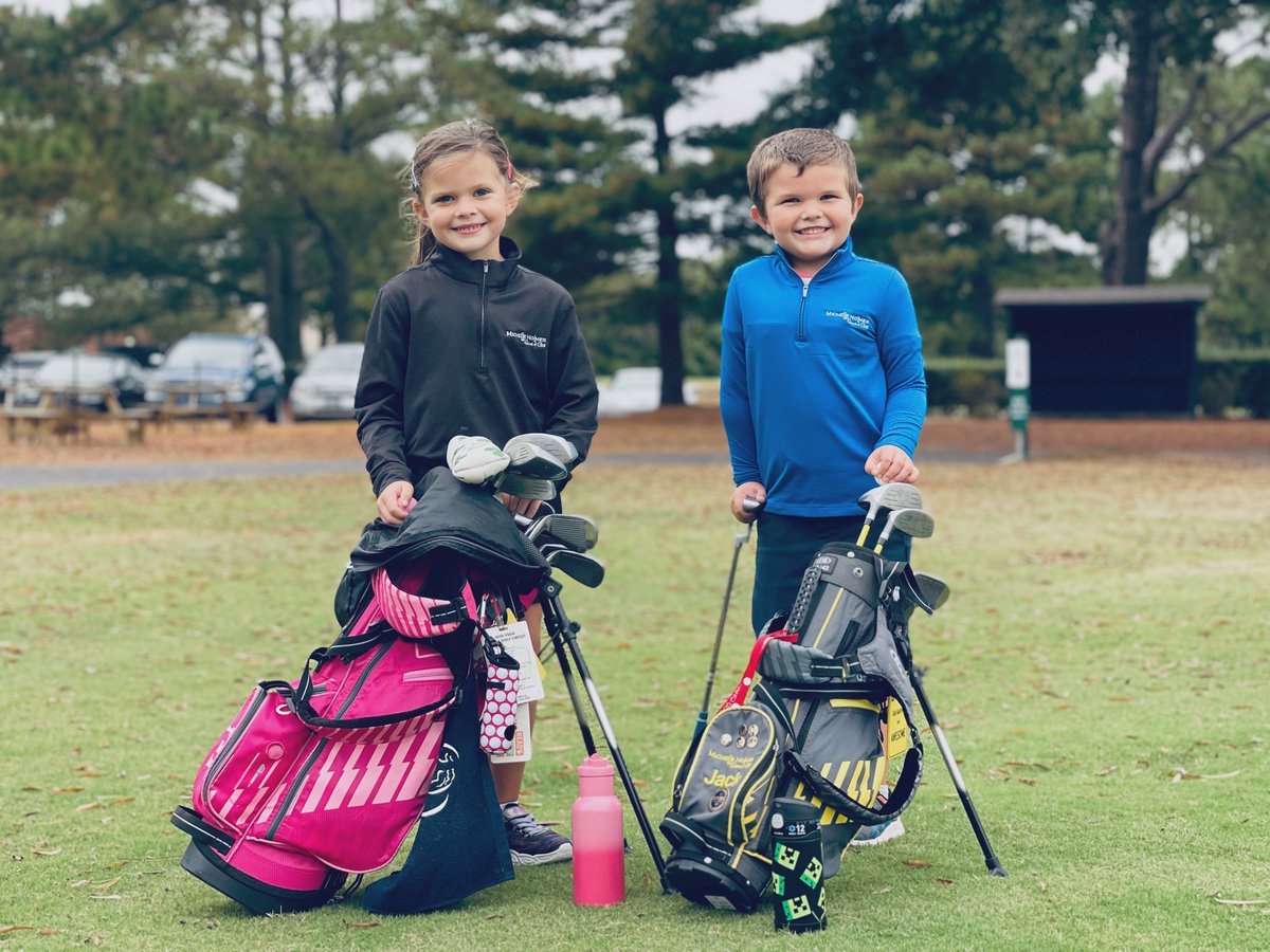 Give a kid golf and you give that kid a gift for life ❤️ Retweet if you agree 👊 #familygolf @uskidsgolf #girlsgolf @LPGAGirlsGolf #lpgaprofessionals @LPGAWomen