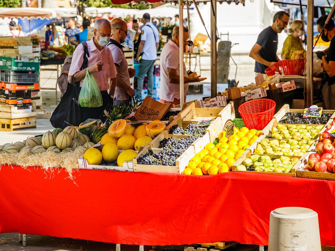 The French Government has announced plans to ban fruit and vegetables from being sold in plastic packaging from January 1st, 2022, as part of its anti-waste law aimed at phasing out single-use plastics by 2040

Full story: packagingeurope.com/plastic-packag…