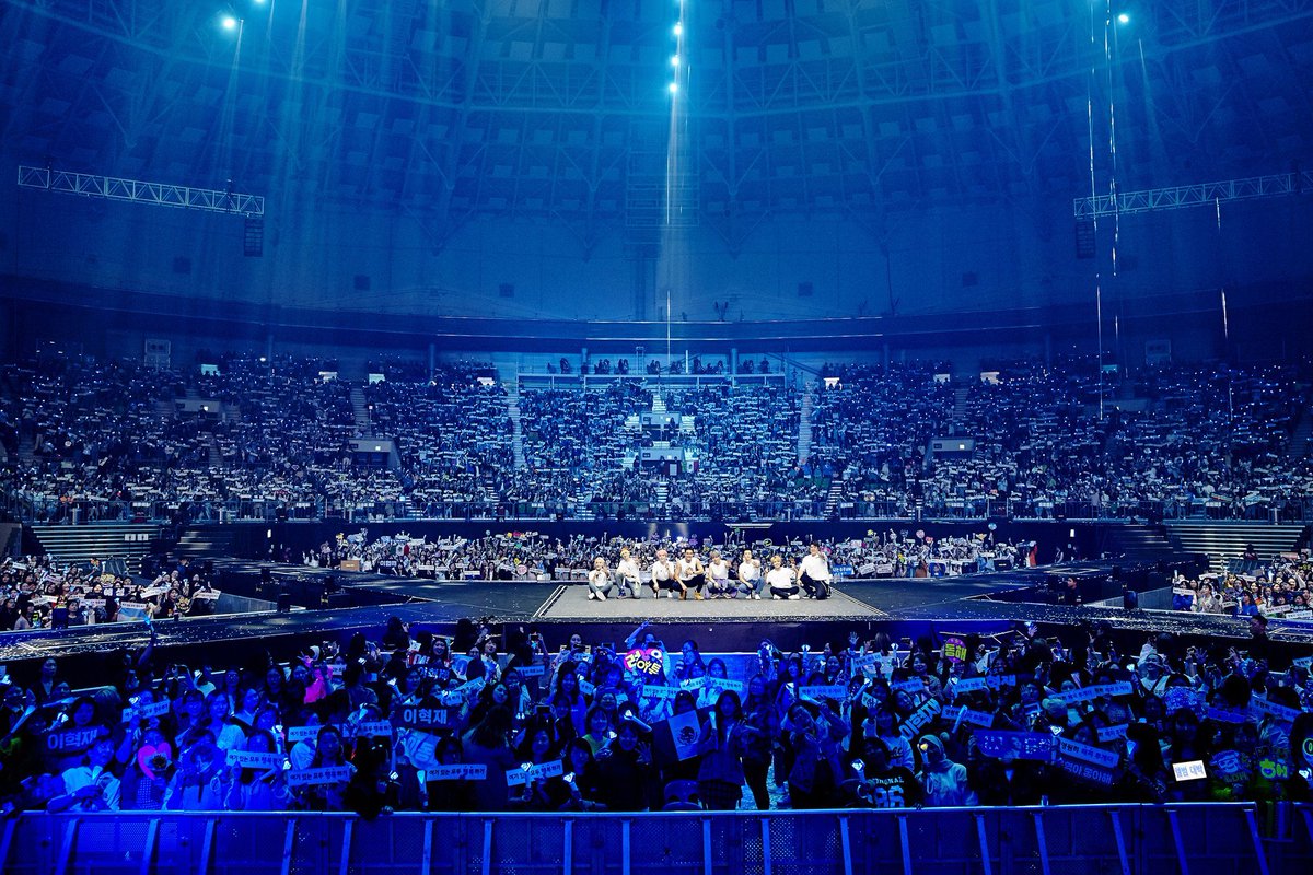 TimeWithSUJU's tweet photo. 211012 Super Junior Official Twitter Update 

#슈퍼주니어 #SUPERJUNIOR #SUPERSHOW8 #INFINITE_TIME #Day1 @SJofficial 💙 https://t.co/24bibNgMcL