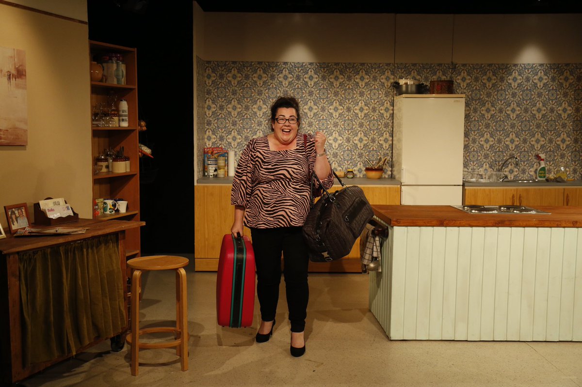 English_Theatre's tweet photo. Shirley is ready to take you on an emotional journey. Are you ready for this?
#theatre #shirleyvalentine #stage #live #performance #performingarts #culture #tonight #englishtheatre #hamburg @FacinelliSharon @HamburgGuide @hamburg_de https://t.co/jpavMokTCO