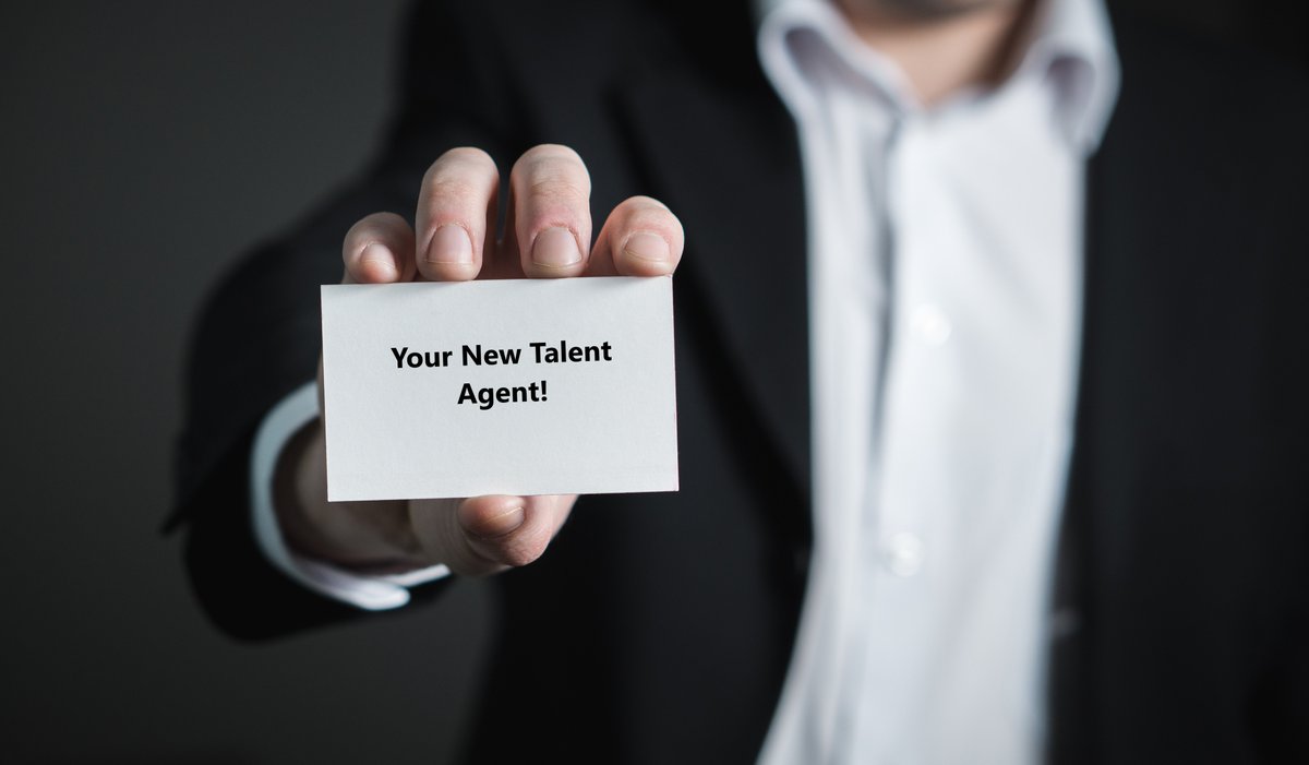 TomDheere's tweet photo. Are you ready to submit to an agent? Here's a checklist to find out if you are!
https://t.co/MpewGSLECz
#agent #talentagent #voagent #blog #bloggers #blogging #bloggerlife #voiceover #voice #voiceactor #actor #voiceacting #voiceovers #vostrategist https://t.co/rQcUt5Td05