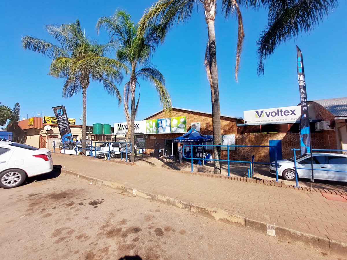 voltexsa's tweet photo. PioLED Lighting hosted a Breakfast Run at Voltex Tzaneen this morning.
Thank you PioLED for an awesome morning!
#Voltex #YourElectricalConnection #VoltexFirst #PioLED #Electrical #Electrician #Lighting #LED https://t.co/yfSqMFnSnd