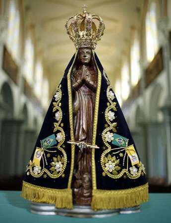 detremura's tweet photo. Hoje é Dia de Nossa Senhora Aparecida, a mulher preta mãe de Jesus e padroeira do Brasil. 
Nossa Senhora, rogai por nós https://t.co/Ck1IIv7LsD