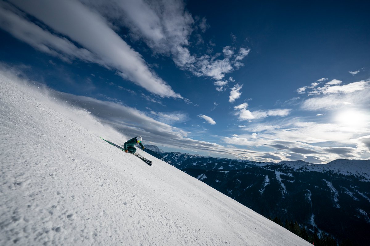 saalbach's tweet photo. Who is already in the mood for skiing? ⛷️
#saalbach #skiing #austria 
📷 Stefan Voitl https://t.co/HXSMpnFaXO