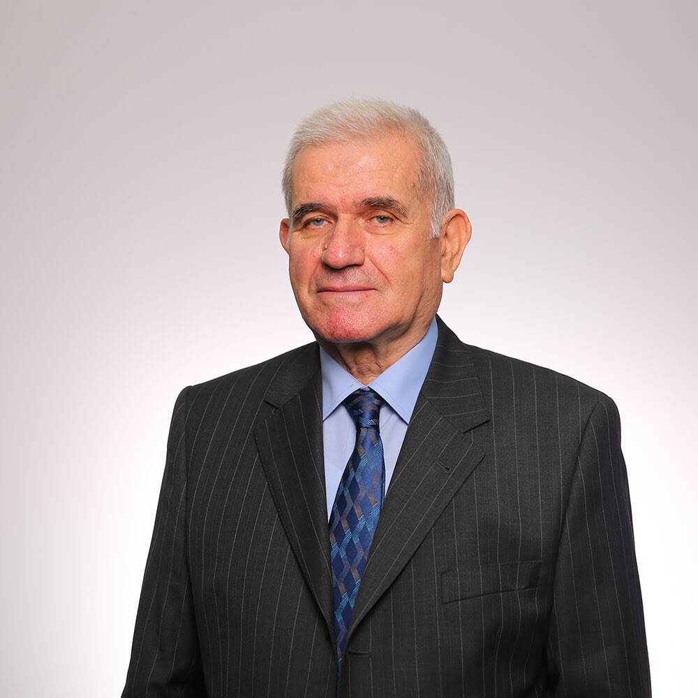 Me hidhërim të thellë Fakulteti i Ekonomisë njofton ndarjen nga jeta të Profesor Doktor Ahmet Ceni

feut.edu.al/lajmerime/1074…