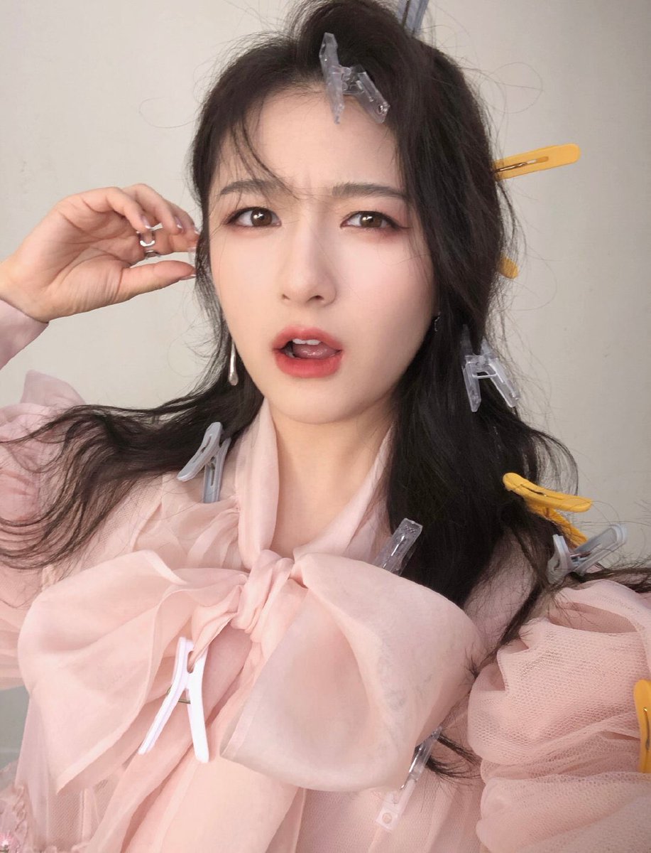 LILANDITH_'s tweet image. 🌷Studio LiLandi Update 
ภาพเซลฟี่ของหลานตี๋ ถ่ายตั้งนานได้แค่4รูปเองหรอคะหลานตี๋55555

#หลี่หลานตี๋ #lilandi #landyli 
#李兰迪